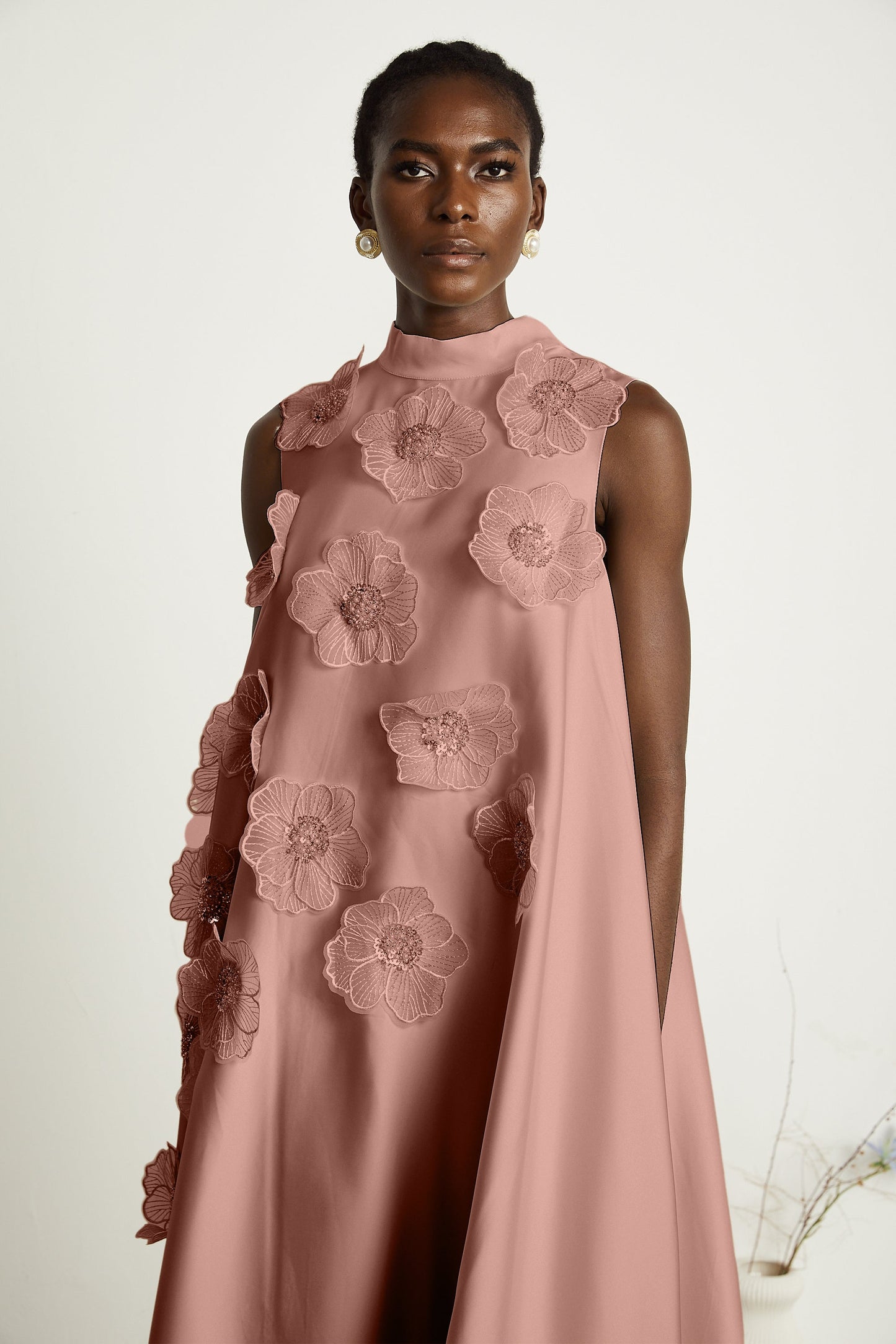 Émilie sleeveless floral-applique midi dress in Pink