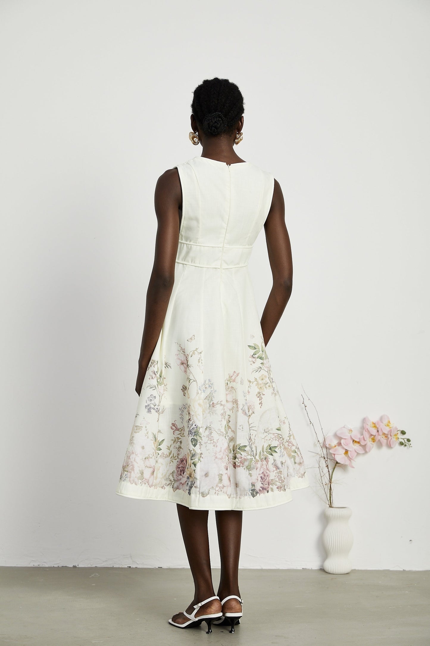 Sonia floral-print sleeveless midi dress in White (US Only)