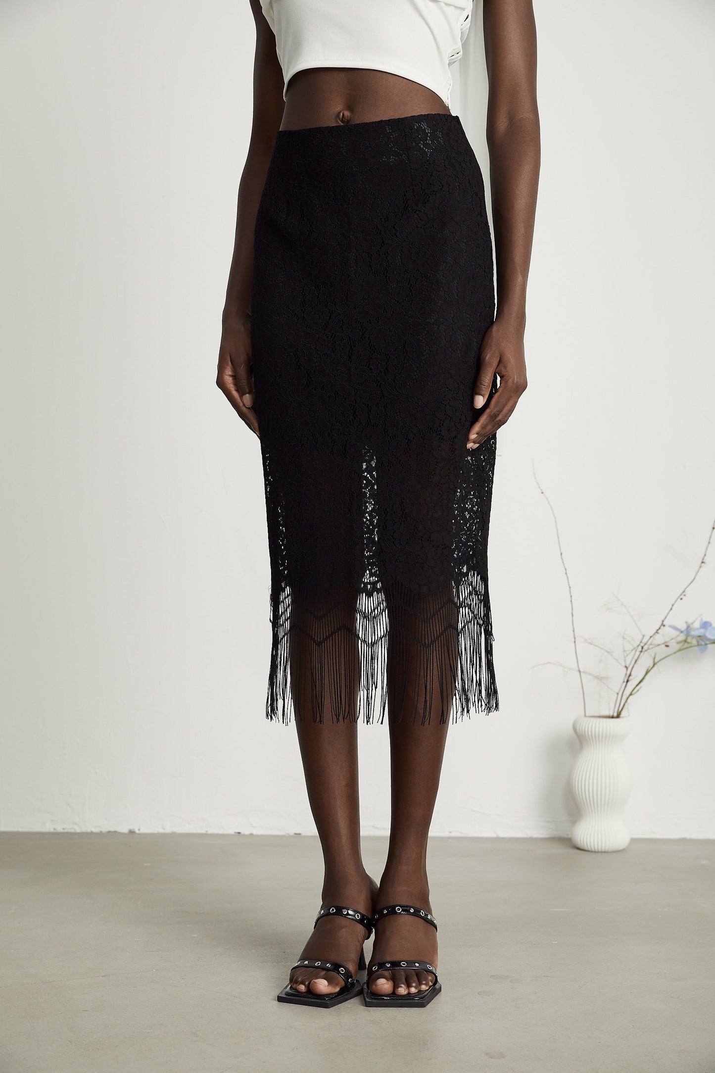 Adèle lace embroidered fringe-hem skirt