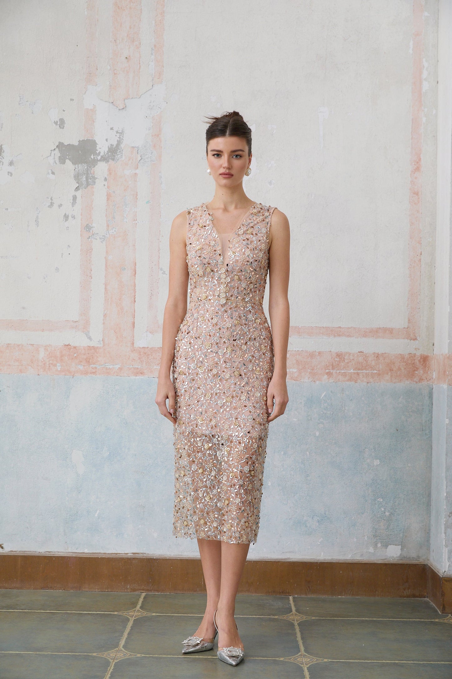 Marguerite embellished flower-motif fitted midi dress