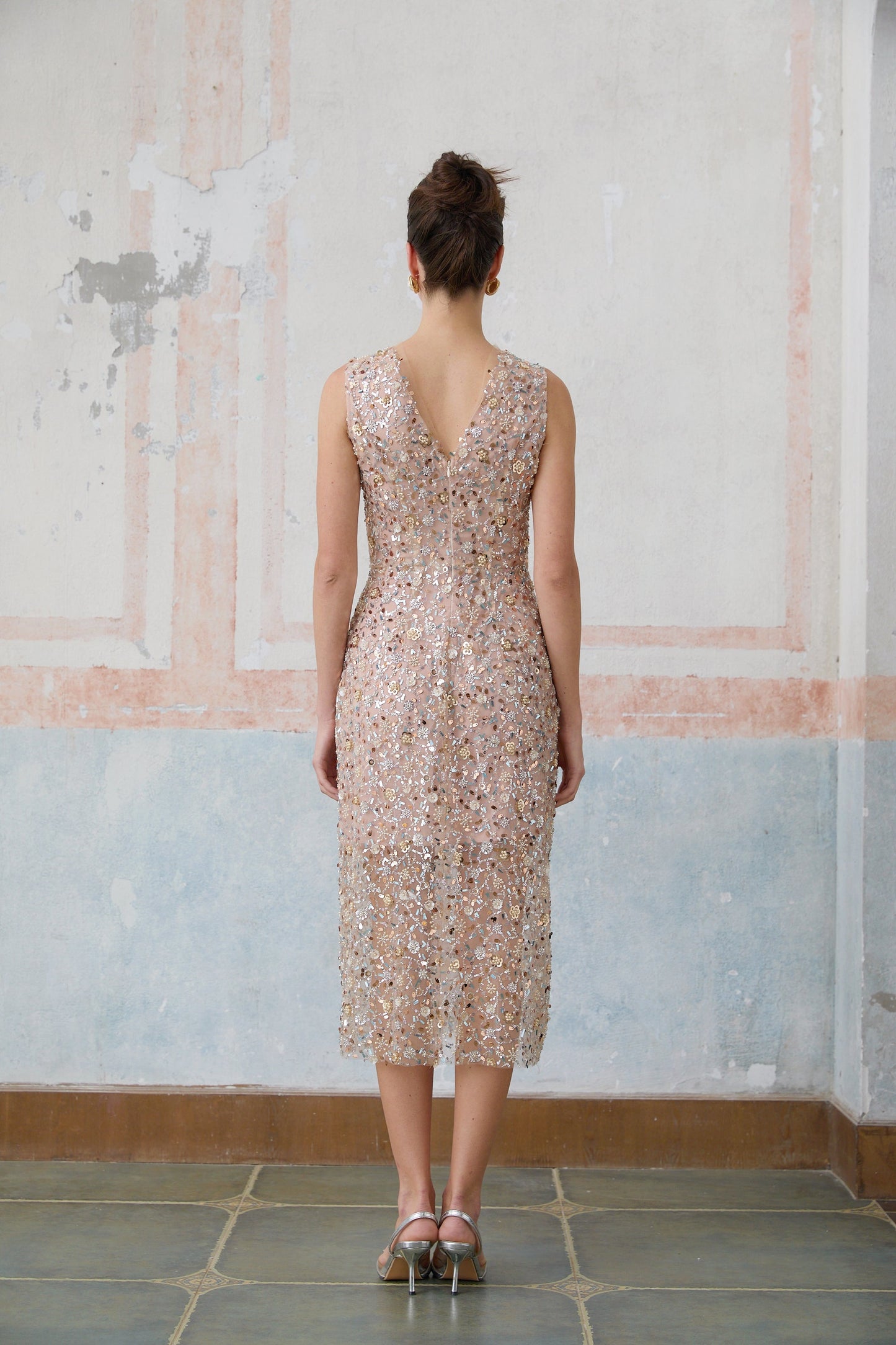 Marguerite embellished flower-motif fitted midi dress