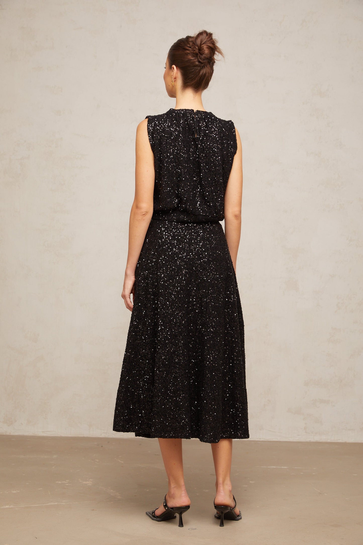 Ulrique black sequined knit vest & skirt matching set