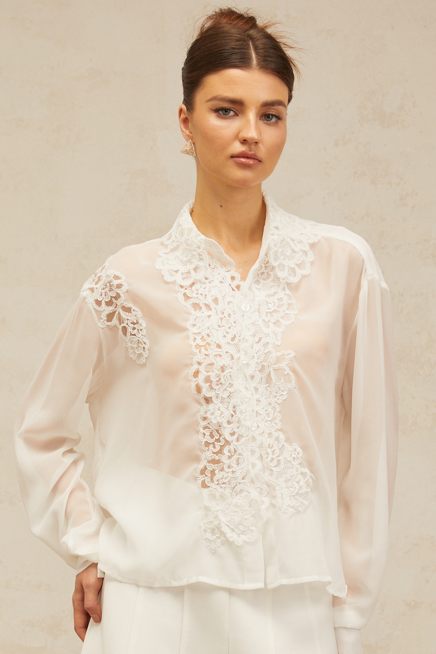 Nadine white flower-embroidery lace-panel shirt