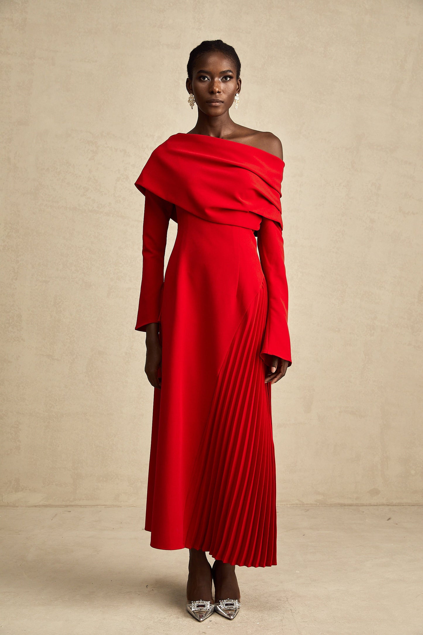 Valentine high-slit pleated maxi dress in Red