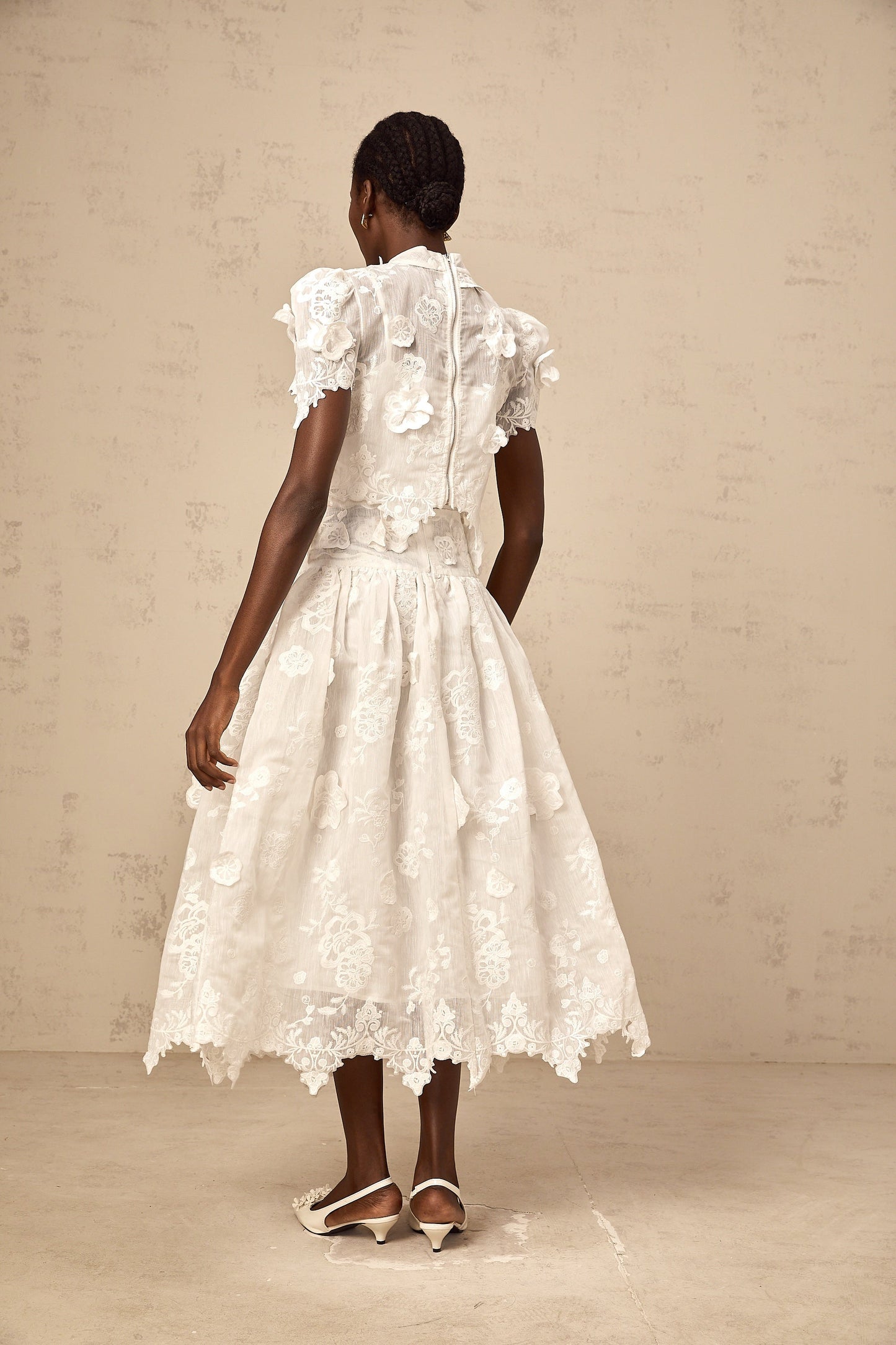 Thérèse white flower-embroidery top & skirt matching set