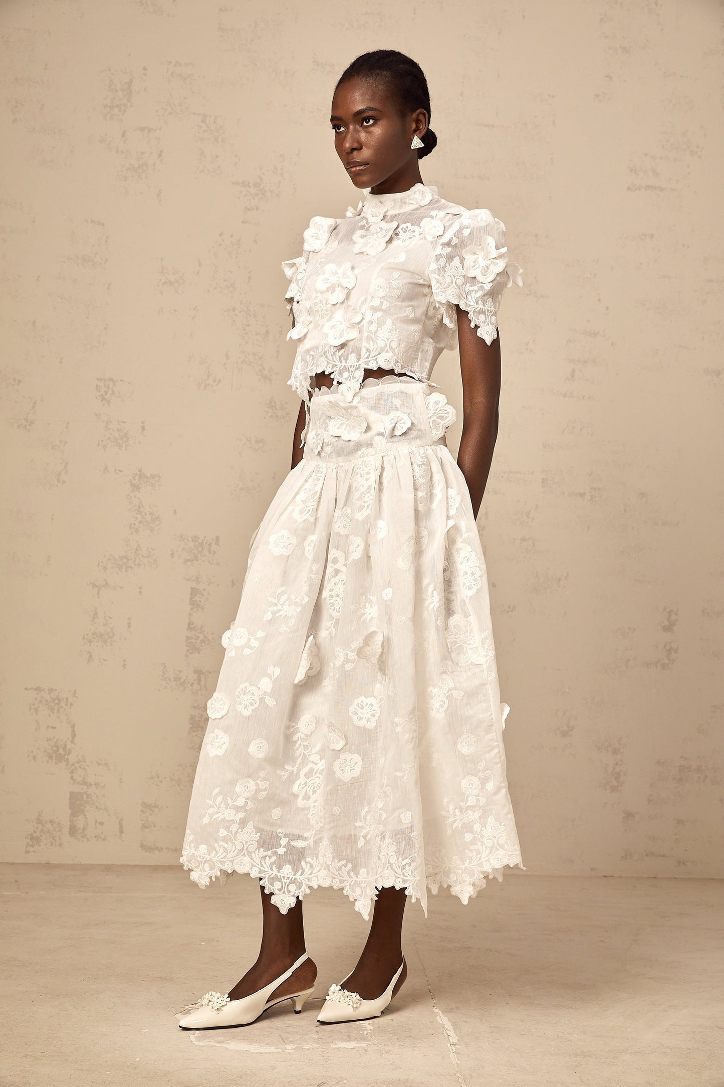 Thérèse white flower-embroidery top & skirt matching set