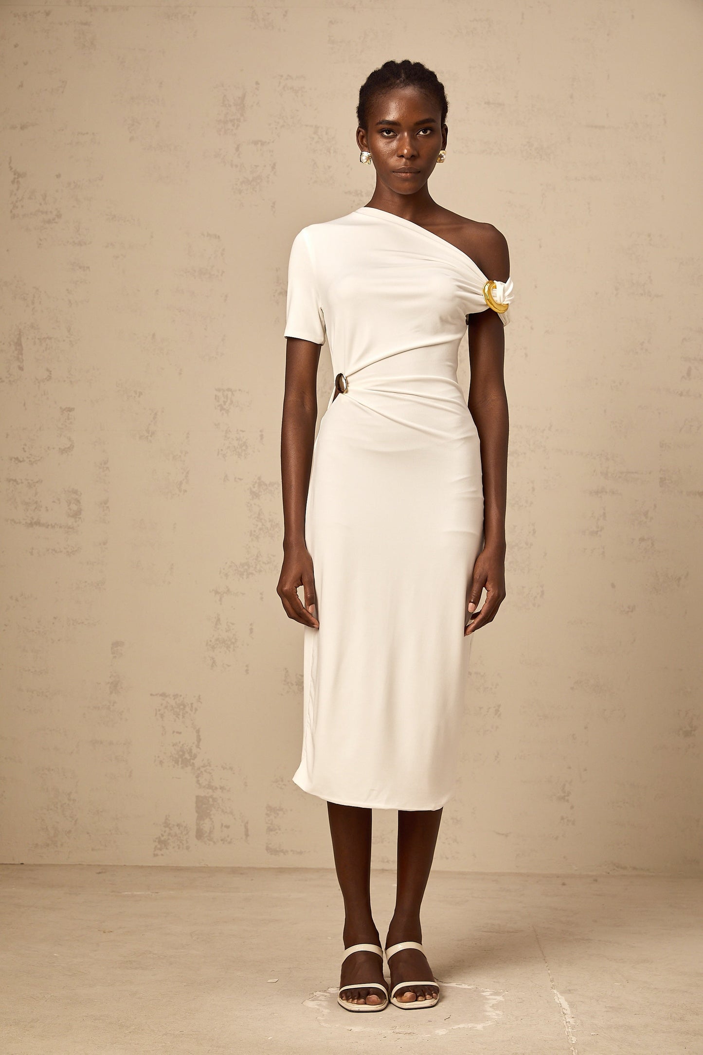 Béryl white asymmetric buckle midi dress