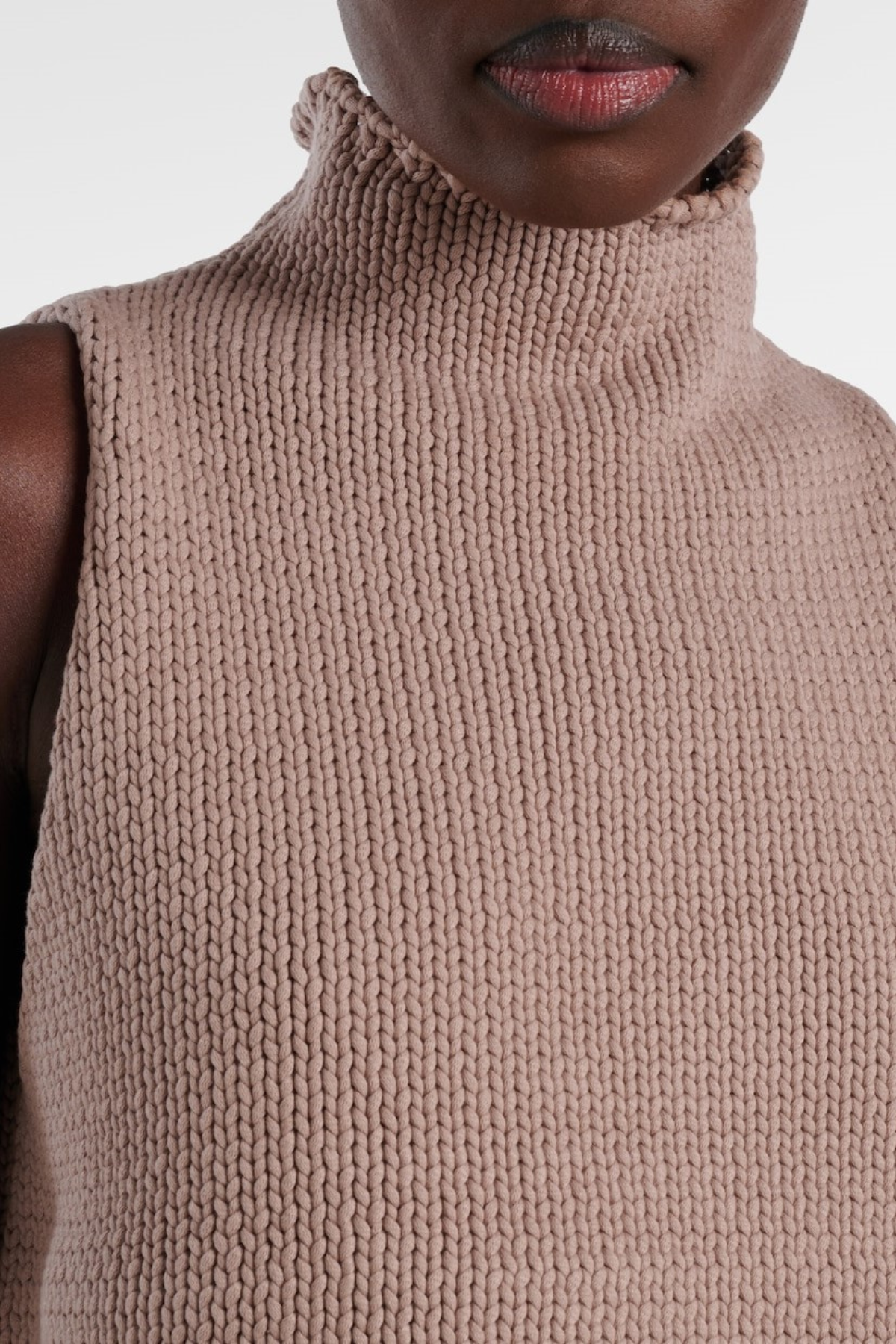 Chrisop Turtleneck Tank Top - Chocolate