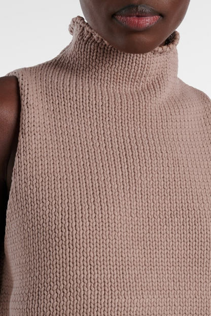 Chrisop Turtleneck Tank Top - Chocolate