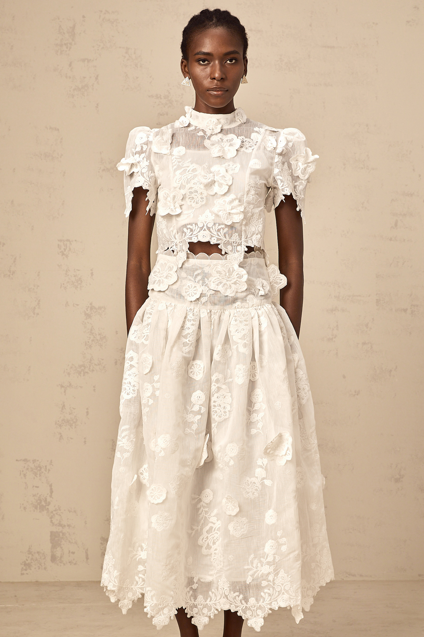 Thérèse white flower-embroidery top & skirt matching set