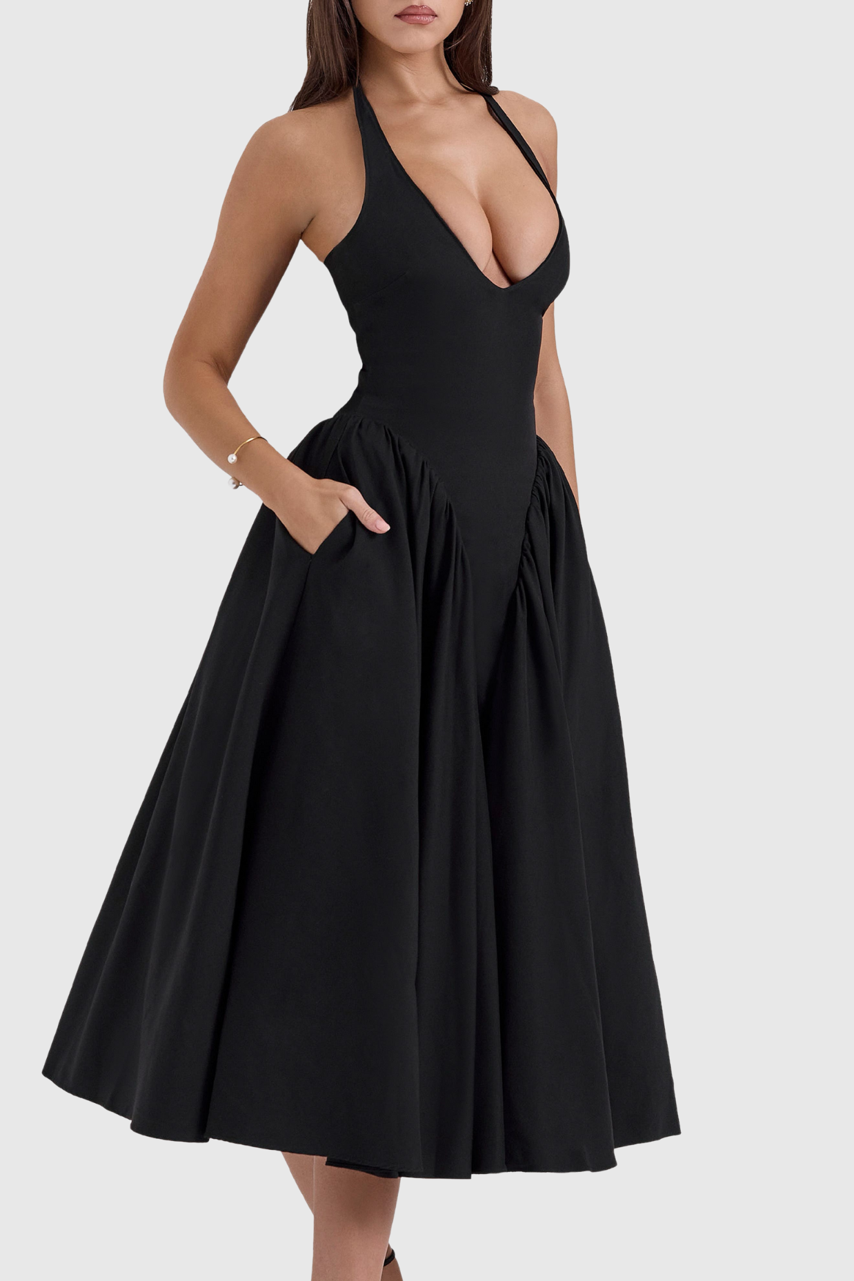 Ebrill Halter V-neck Ruched Midi Dress - Black